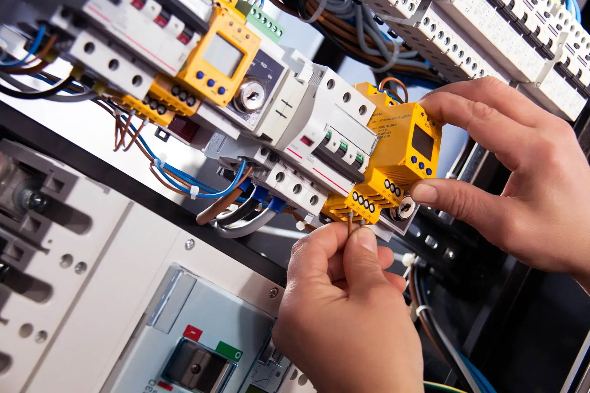 Certified electricians in New Southgate